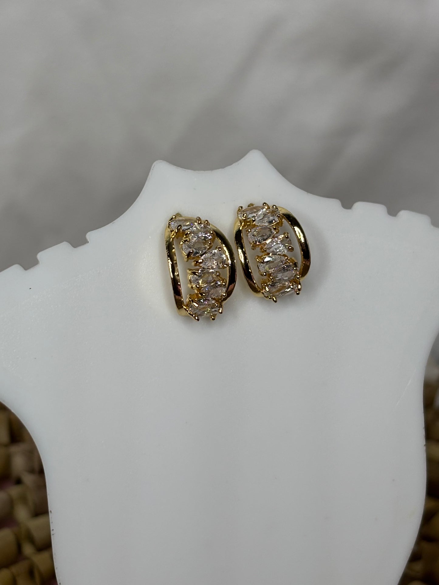 Valentina Studs