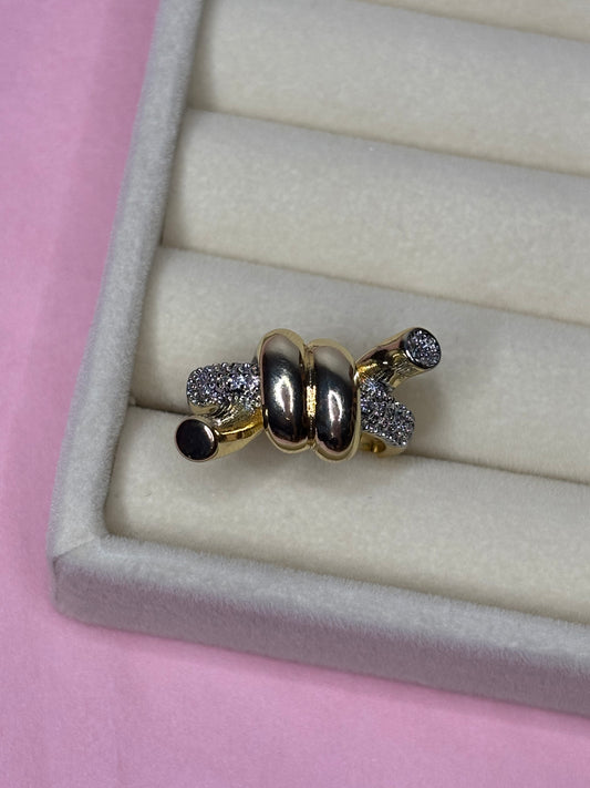 The knot ring