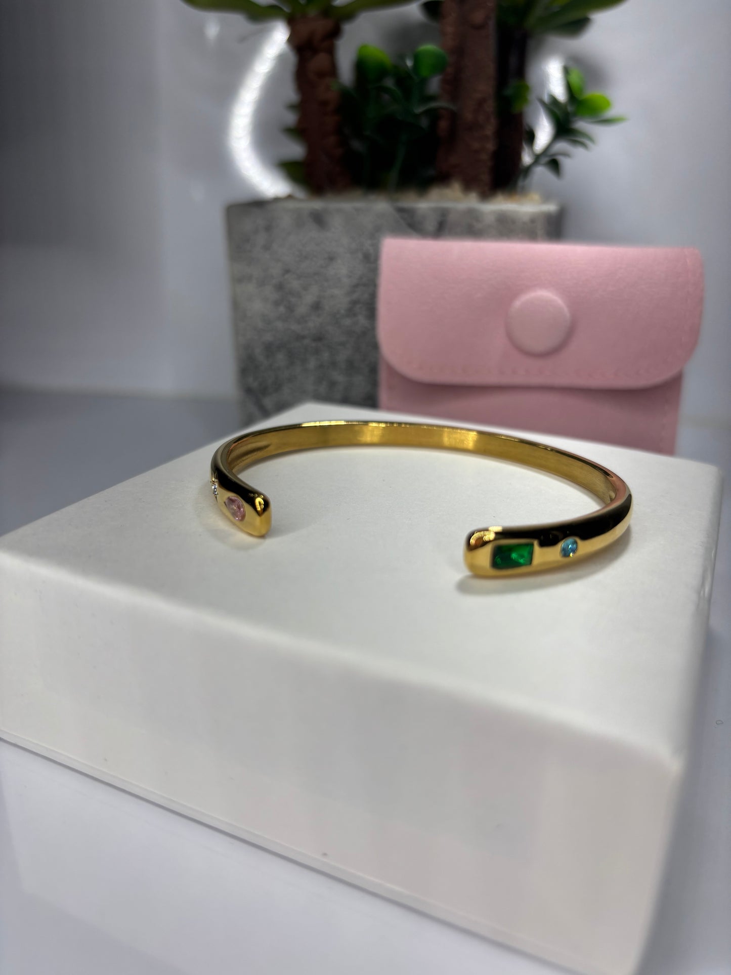 Victoria Bangle